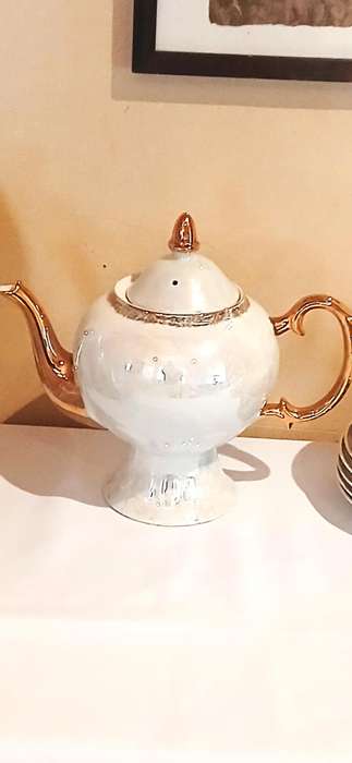 Vintage pearlescent tea set