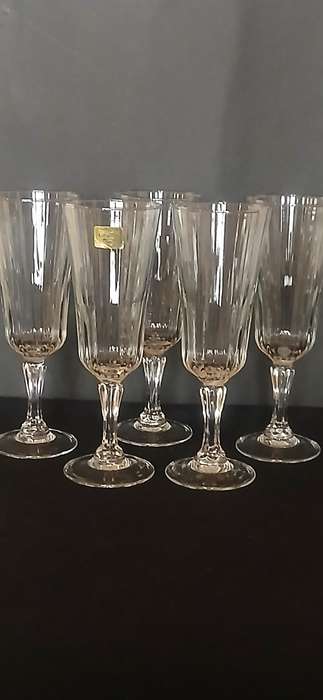 Vintage Luminarc champagne /wine flutes