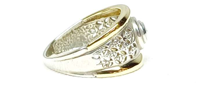 Sterling silver and 9ct gold ring