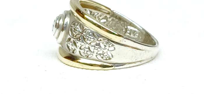 Sterling silver and 9ct gold ring