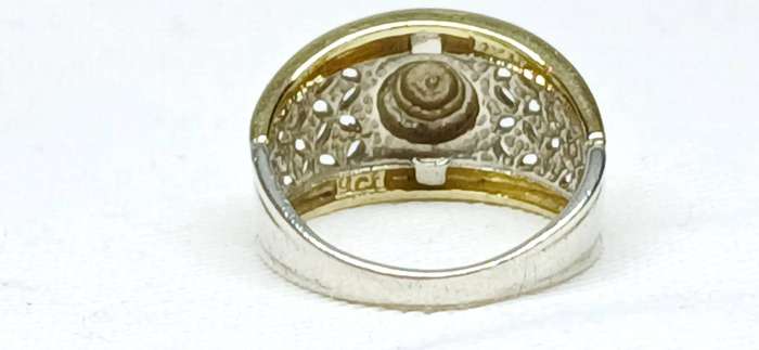 Sterling silver and 9ct gold ring