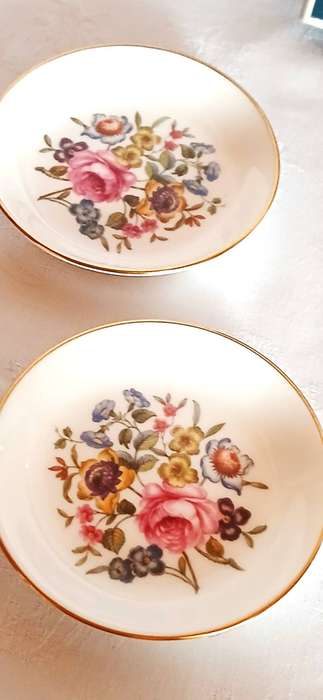Vintage Royal Worcester miniature bowls and vase set