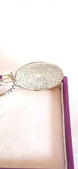 Vintage sterling silver pendant on chain