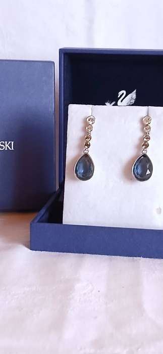 Swarovski rhodium plated crystal earrings
