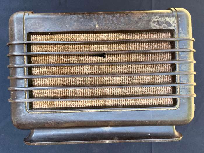 Antique PHILIPS valve radio. NOT TESTED