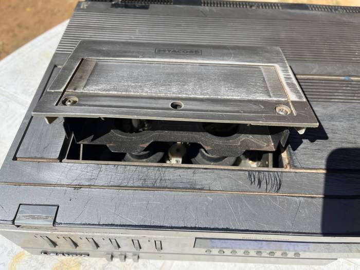 Old Sanyo Beta Video machine. NOT WORKING. For spares or repair.