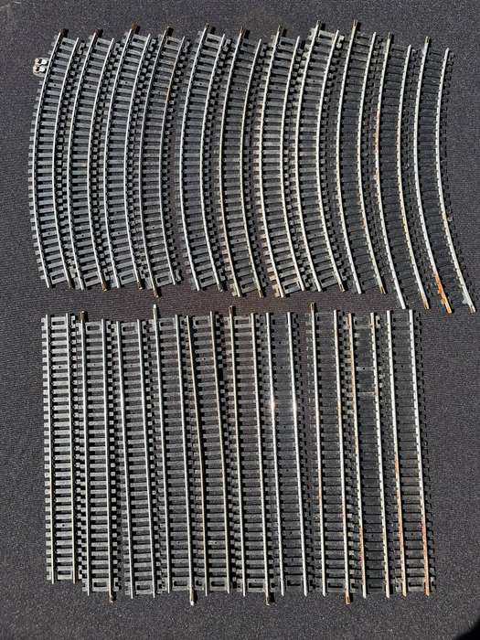 Model train tracks