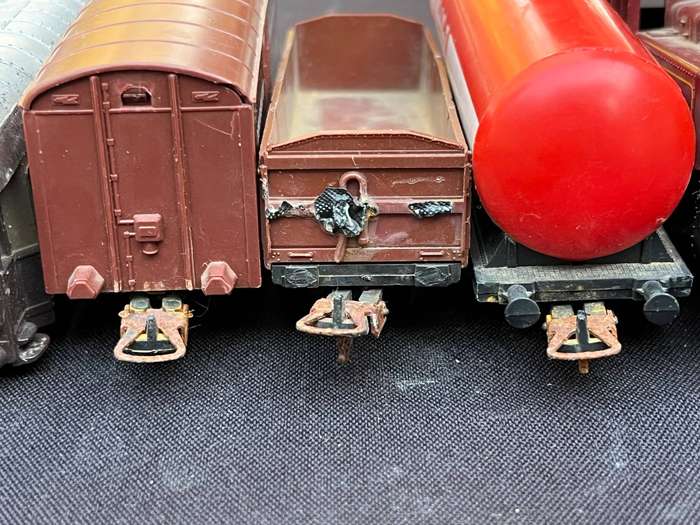 LIMA Rolling stock. Locos not working.