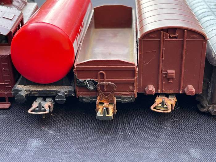 LIMA Rolling stock. Locos not working.