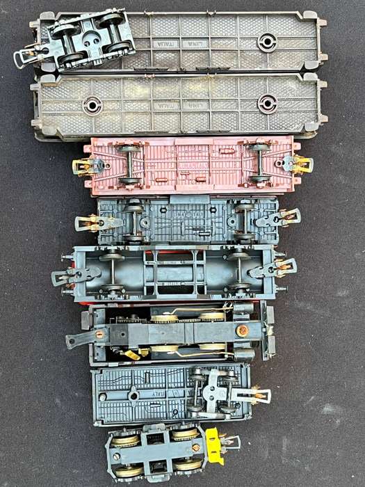 LIMA Rolling stock. Locos not working.
