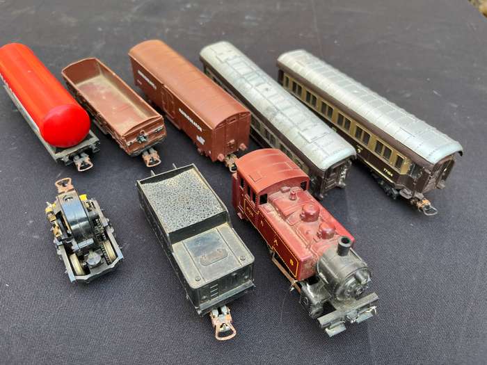 LIMA Rolling stock. Locos not working.