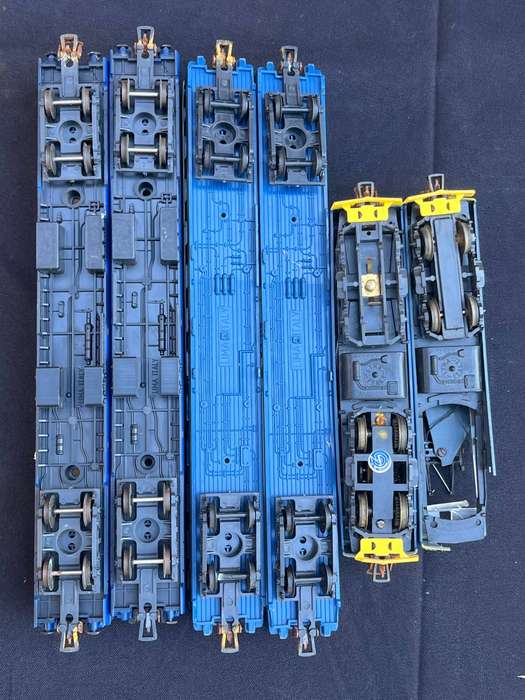 LIMA Rolling stock. Locos not working.