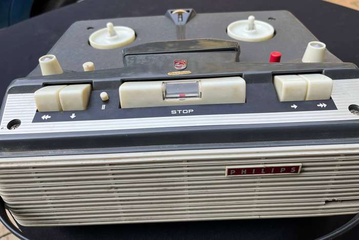 PHILIPS Vantage tape player. NOT TESTED.