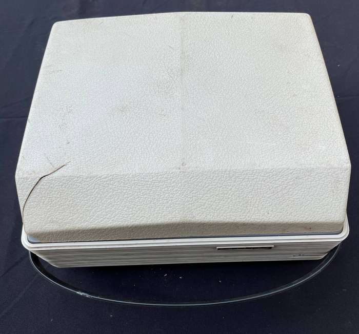 PHILIPS Vantage tape player. NOT TESTED.