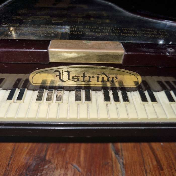 Vintage Piano Man Music box / Musical Jewellery Box - Piano Shaped