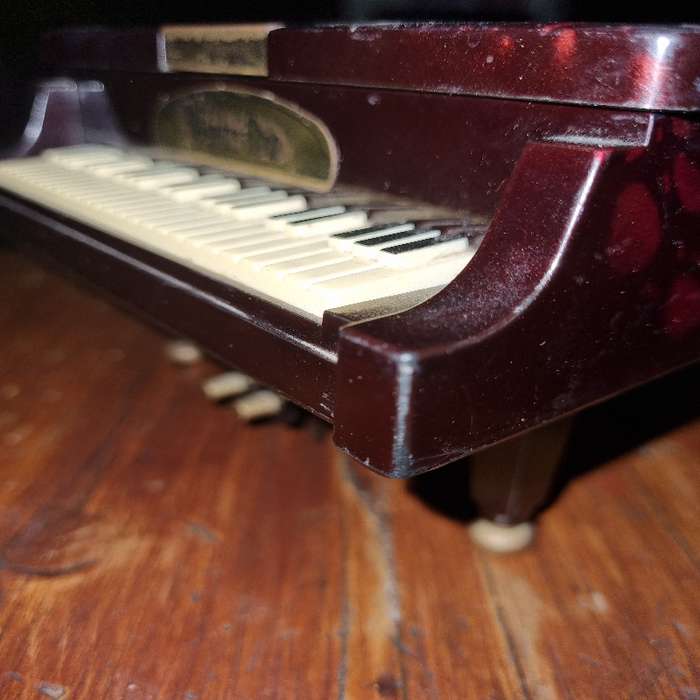 Vintage Piano Man Music box / Musical Jewellery Box - Piano Shaped