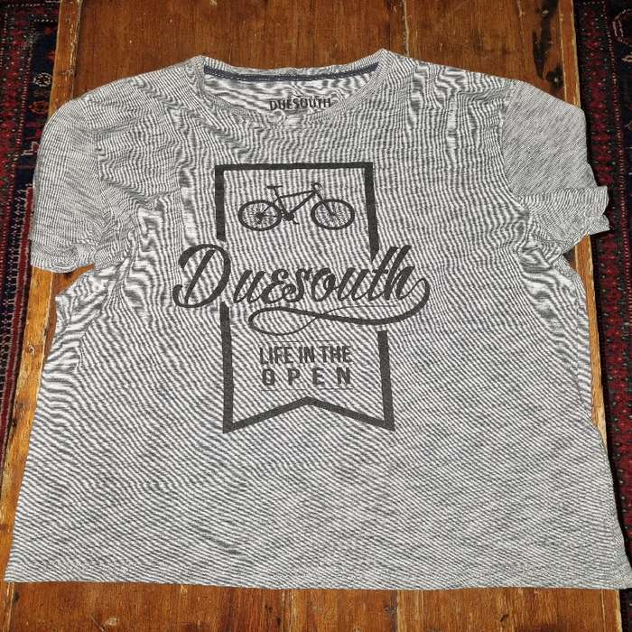 Duesouth T-Shirt - Size L