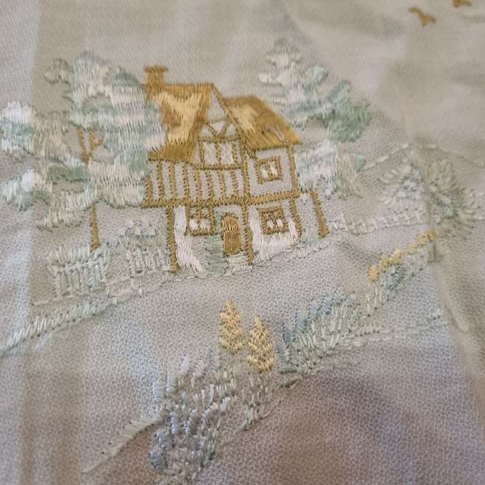 Vintage Embroidered Tea Tray Cloth - Great Detail