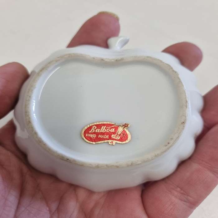 Small Hand Made Balboa dish - Size 8cm x 7cm