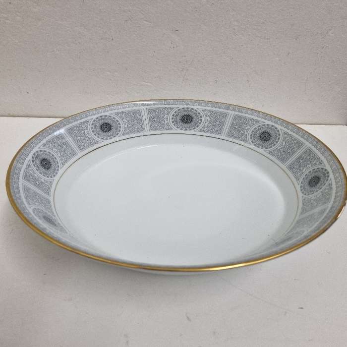Noritake Serving Bowl - Diameter at top - 22.5cm