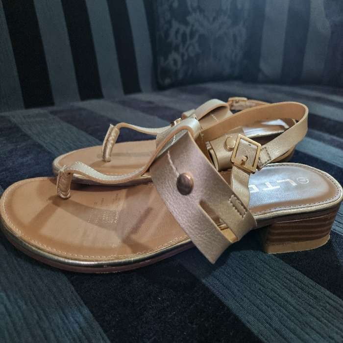Gold Truworths Sandals - Size 7 - Perfect condition