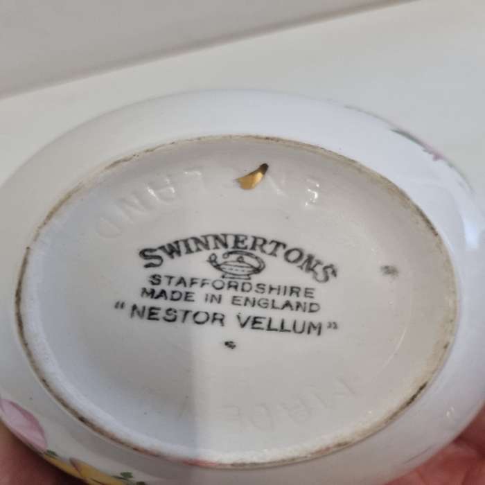 Swinnertons Staffordshire Nestor Vellum Sugar Pot - England