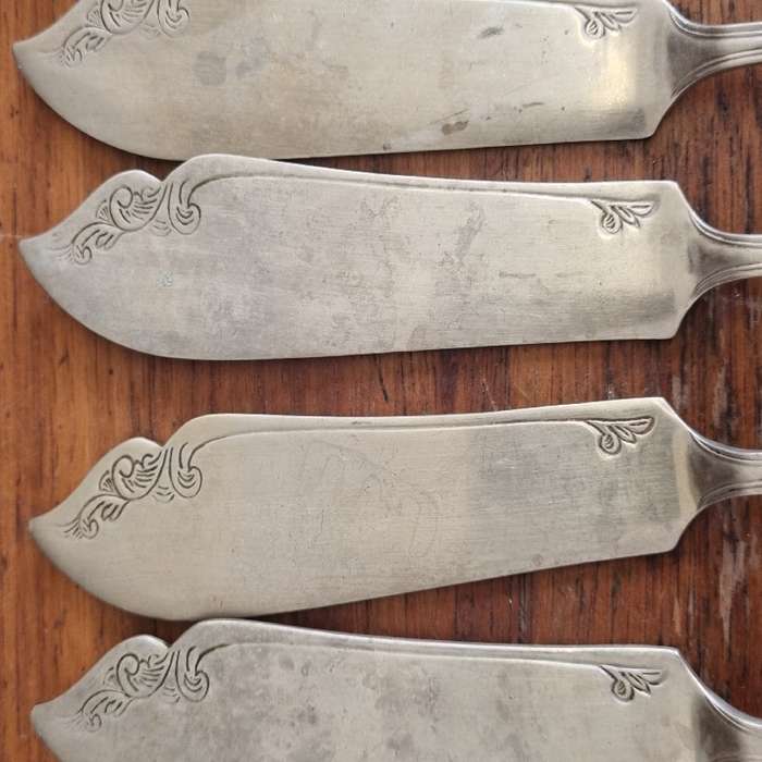 5 x Beautiful Vintage Fish Knives - EPNS