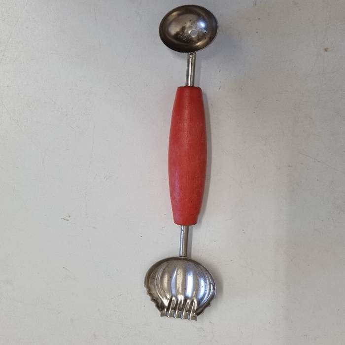 Vintage kitchen tool with wooden handle - Melon Baller / Butter Curler
