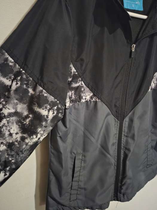 Livefit Jacket - Size S