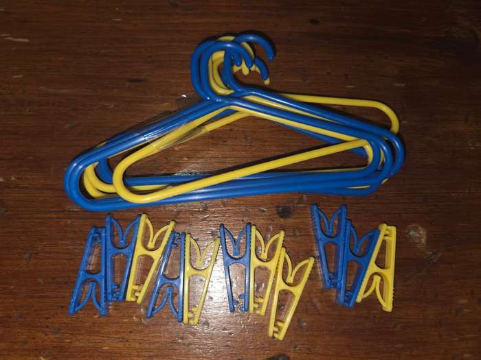 Toy Mini Hangers and pegs