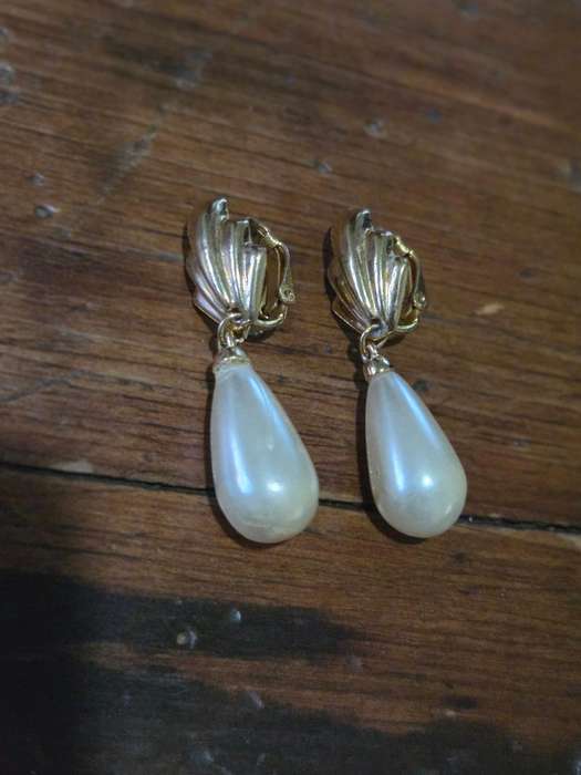 Vintage Pearl Drop Earrings