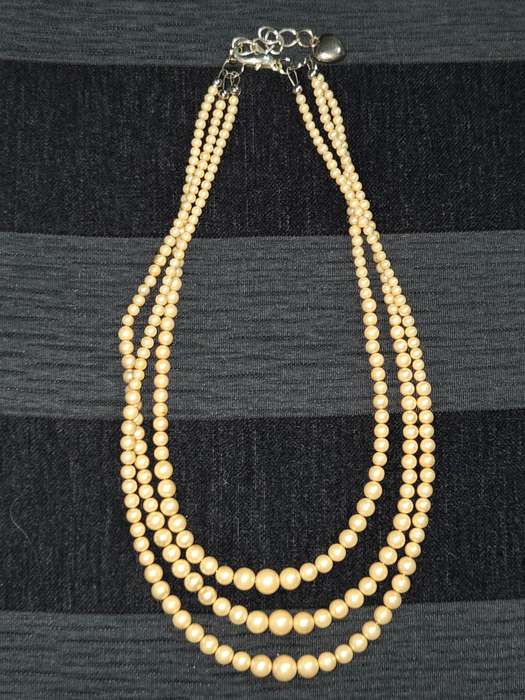 3 String Pearl Necklace