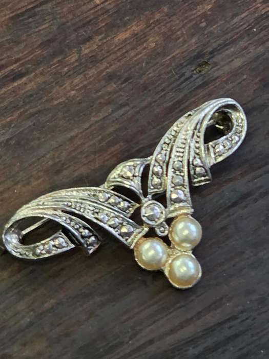 Beautiful Vintage Brooch
