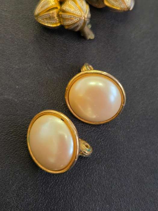 4 Pairs of Vintage Clip On Earrings - Not sure if these are gold or not