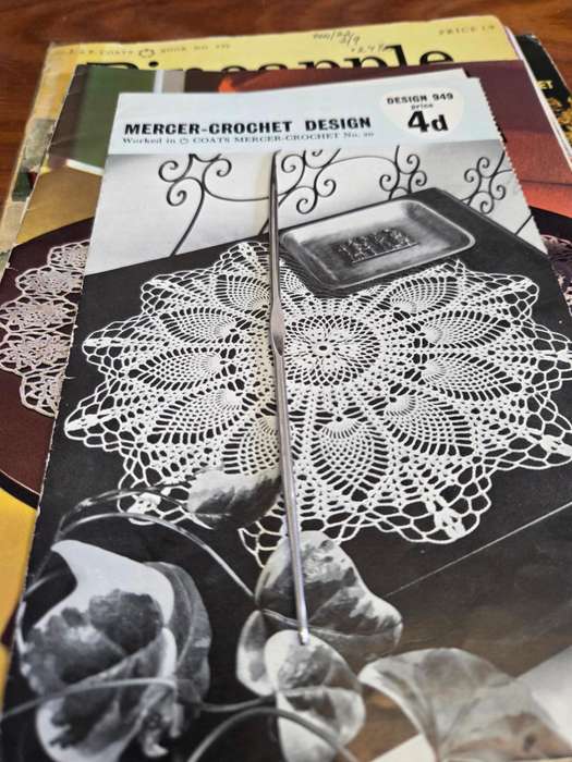 Crochet booklets and patterns and free crochet needle