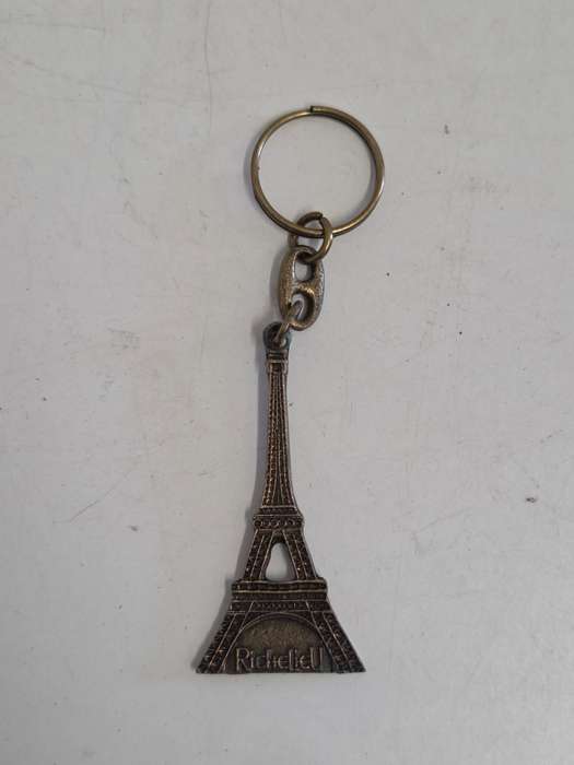Richelieu Eiffel Tower Keyring