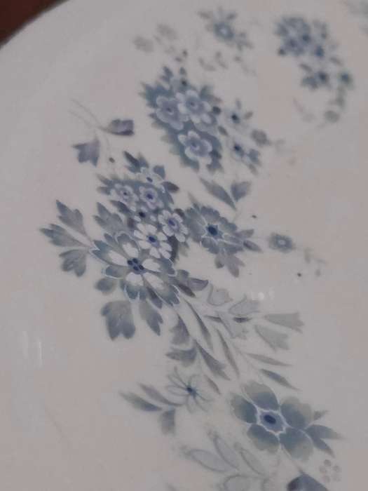 Royal Doulton Large Plate - The Romance Collection - Michelle - Diameter - 27cm