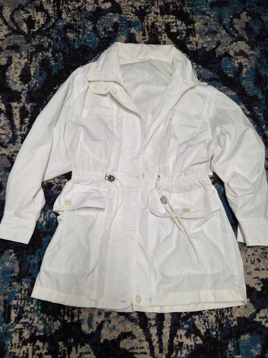 Shelley Jacket with hood that is stored in zipped collar - Size S