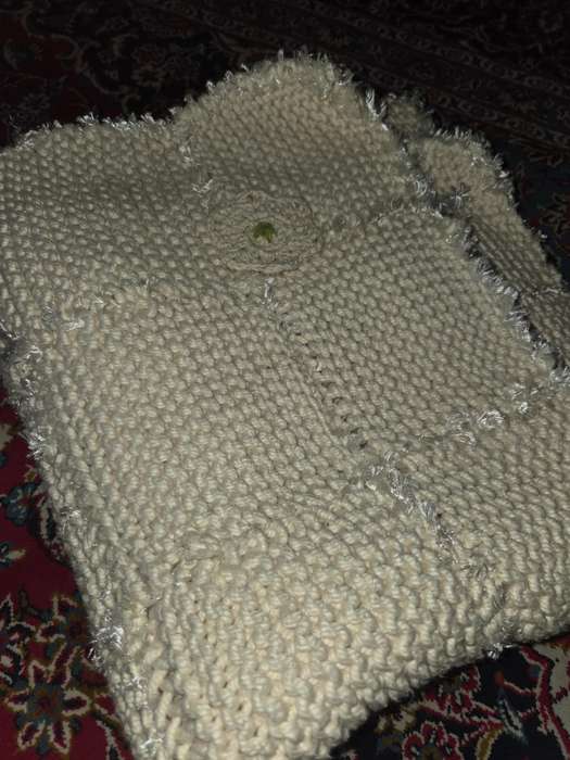Heavy throw / Blanket with crochet detail - Size 185cm x 85cm - Chunky knit