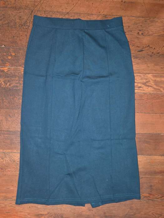 Miladys Skirt - Size M - Beautiful flattering fit