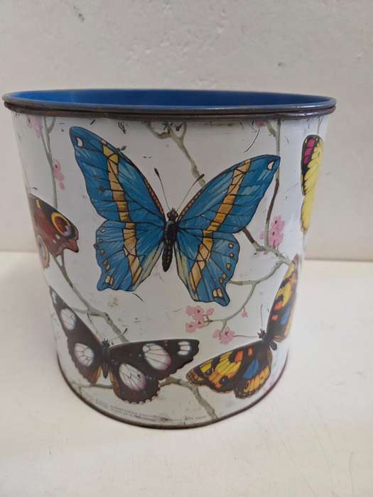 Vintage Baumanns Tin with butterfly detail - Diameter - 19cm Height - 19cm