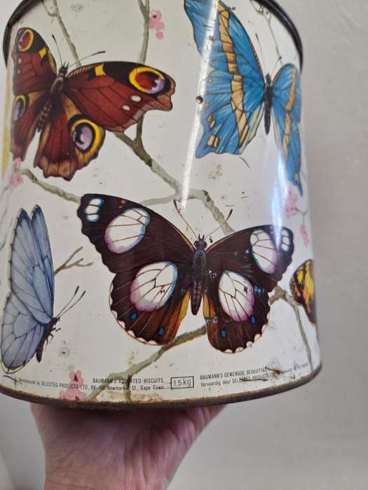 Vintage Baumanns Tin with butterfly detail - Diameter - 19cm Height - 19cm