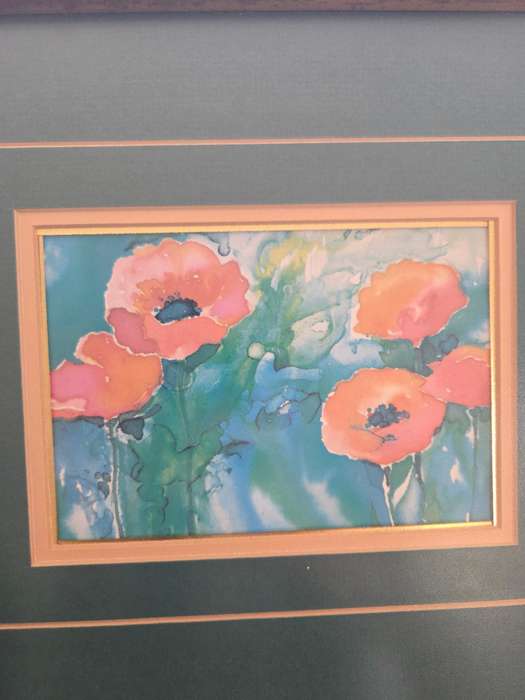 Beautiful Floral framed print Size 30cm x 34.5cm Frame shows some minor imperfections, still a beaut
