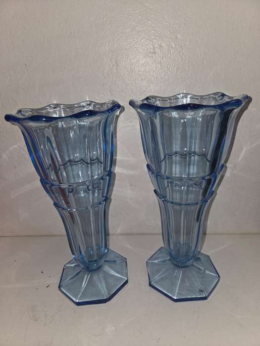 2 x Large Heavy Vintage Vases - Blue Glass Height - 25cm