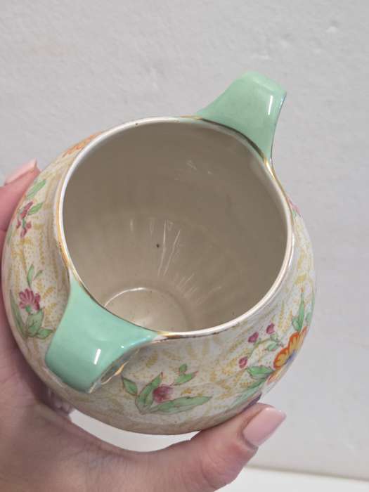 Beautiful Crown Devon Vase - Made in England - Beautiful detail - Height - 13.5cm