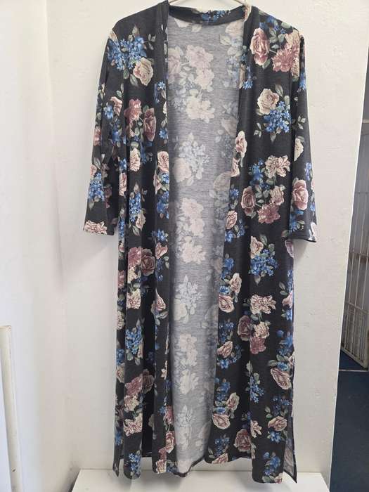 Beautiful Long Coat - Size 2XL - Grey with floral detail