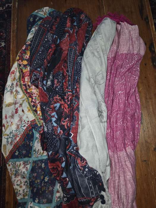 4 x Beautiful Scarves