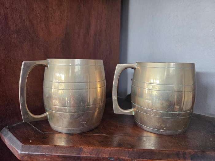 2 x Solid brass mugs - Great quality, heavy items
