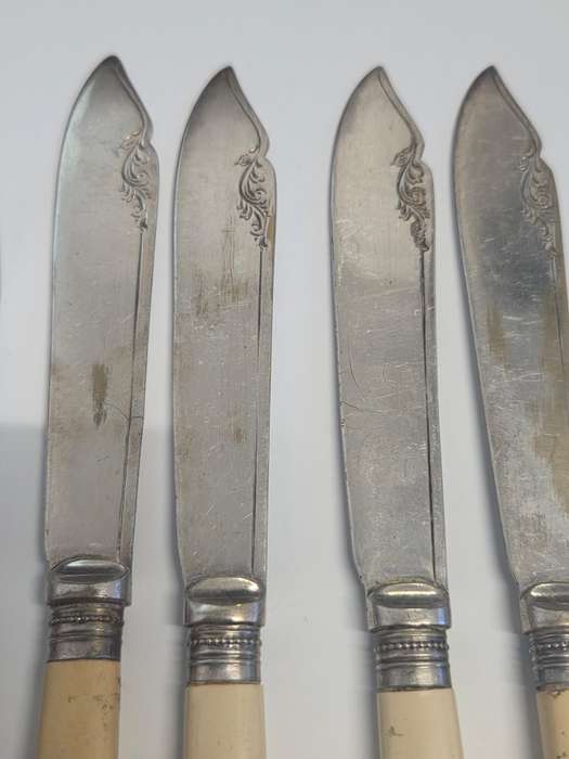 4 x Forks and 4 x Knives - Vintage EPNS cutlery