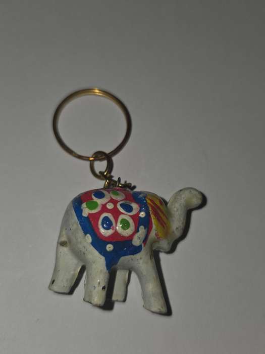 Keyring with colorful elephant detail